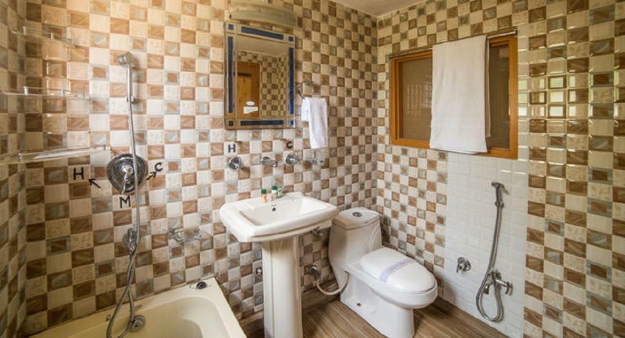 Oyo 5472 Bombay Palace Pahalgām Εξωτερικό φωτογραφία